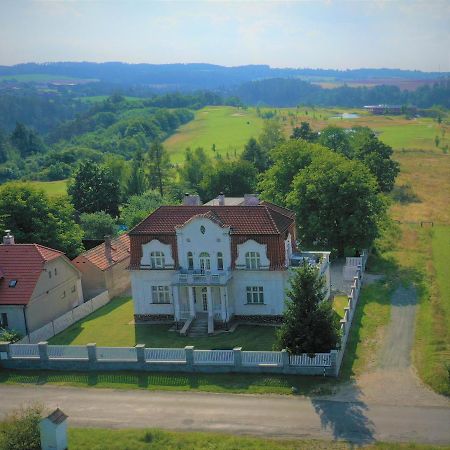 Apartmany Vila Manicka Kacov Exterior photo